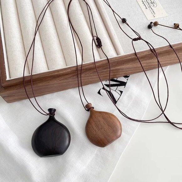 New Chinese-Style Wooden Wine Pot Necklace โ Vintage Artistic Long Sweater Chain - Picture 2 of 5